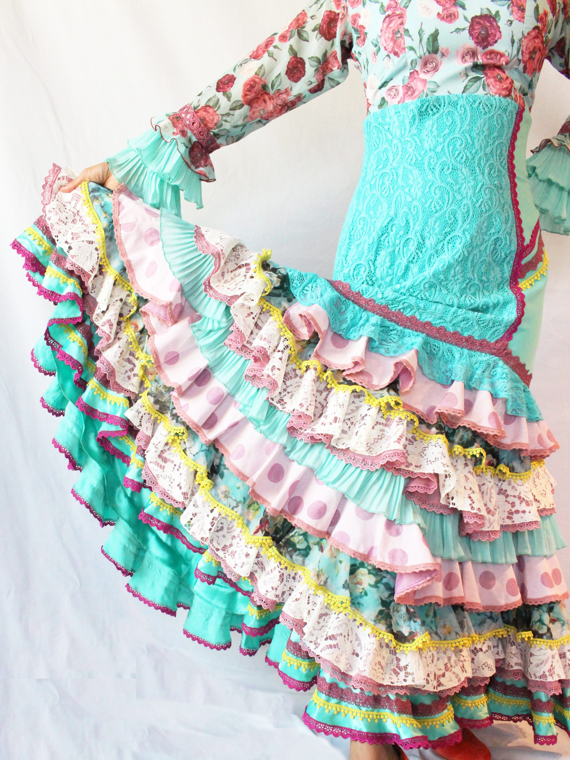 Sonia Johnes | フラメンコ衣装のソニア・ジョーンズ 公式ブランドサイト