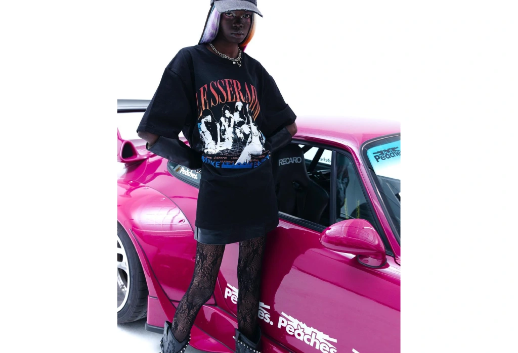 LE SSERAFIM To Launch SS24 and Peaches Collab Merch | SNKRDUNK