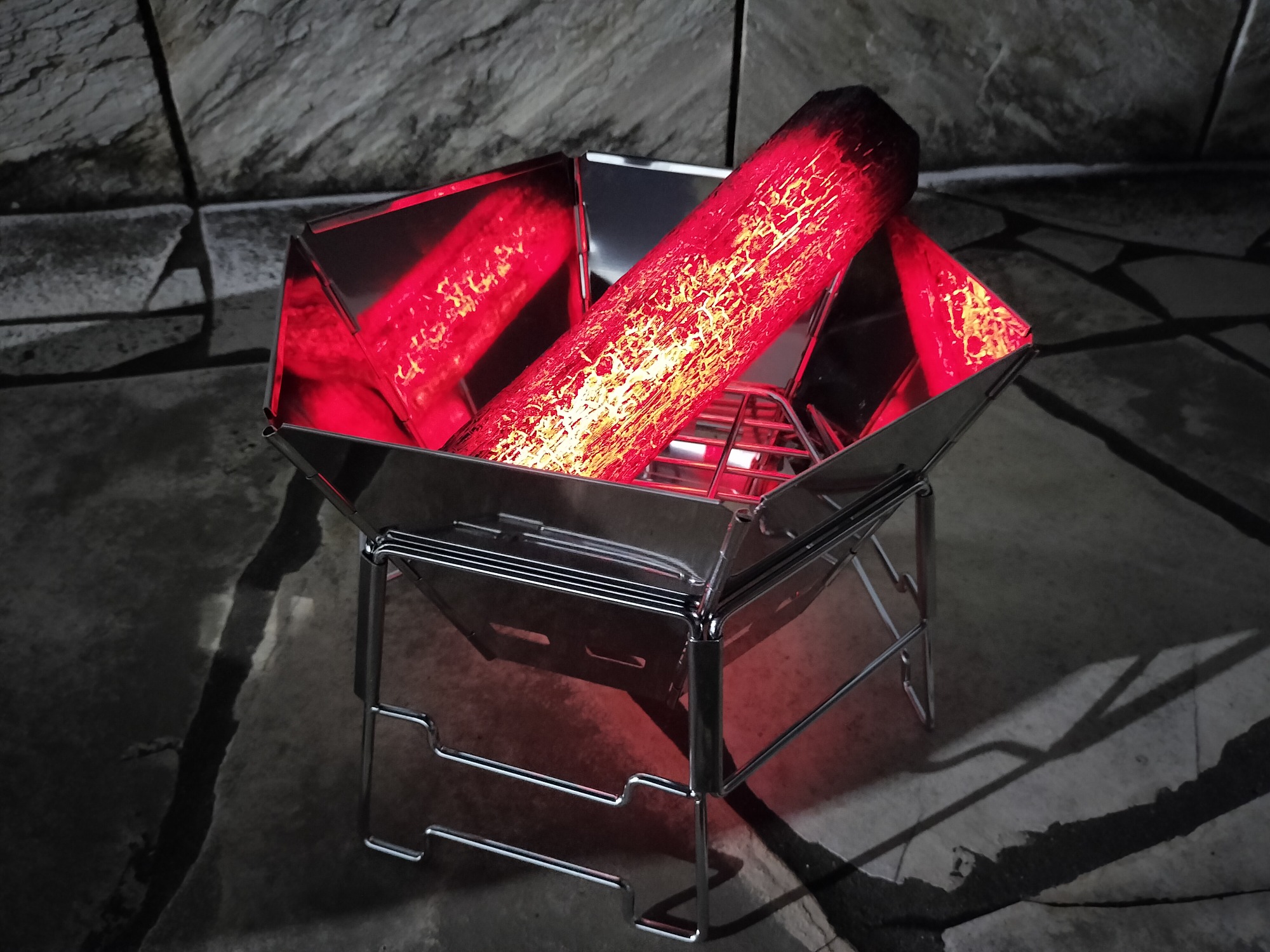 まるで熾火！？】実はTheArth（ざぁ～ッス）LEDライトの薪男をご紹介