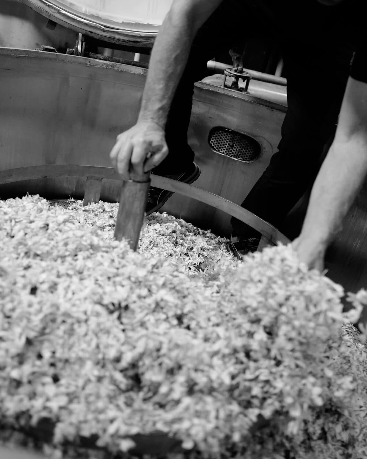 花からボトルまで”シャネル N°5フレグランスづくりの舞台裏へ。出口