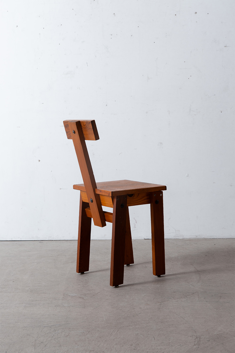 stoop | Chair by Pierre Guariche for la Plagne in Wood