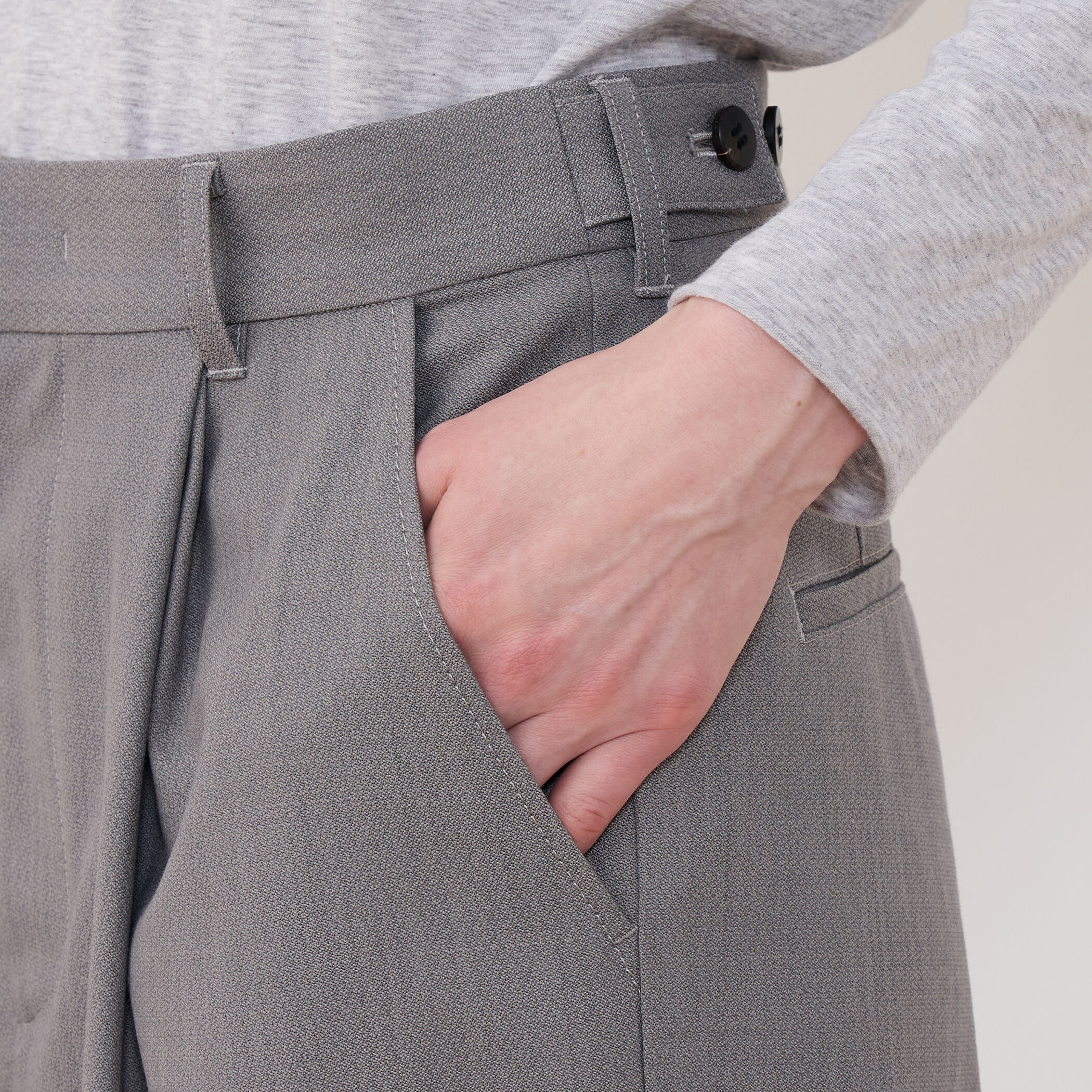 クレープウールストレッチ ストレートパンツ｜トゥモローランド 公式通販