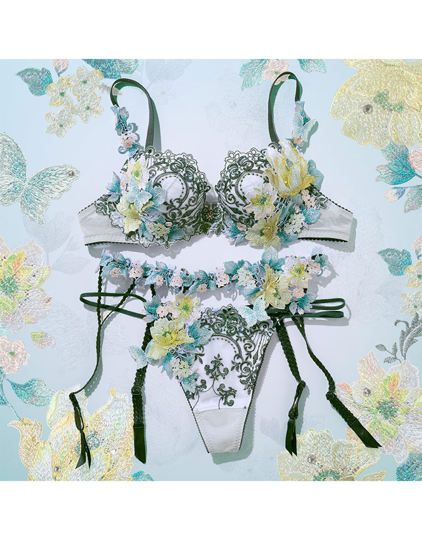 サルート 【限定発売商品】B〜Iカップ：きれいな谷間をつくる