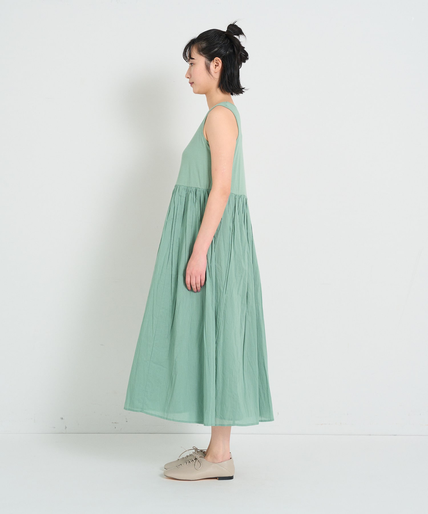 ◇2重布帛ノースリーブワンピース｜BIGI online store - ビギ