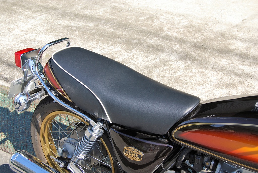 純正カウル対応 ダブルシート B パイピング SR400｜K＆H