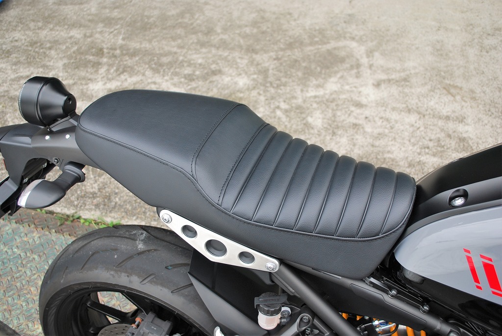 XSR900 ハイシート ハーフタック ステッチ｜K＆H