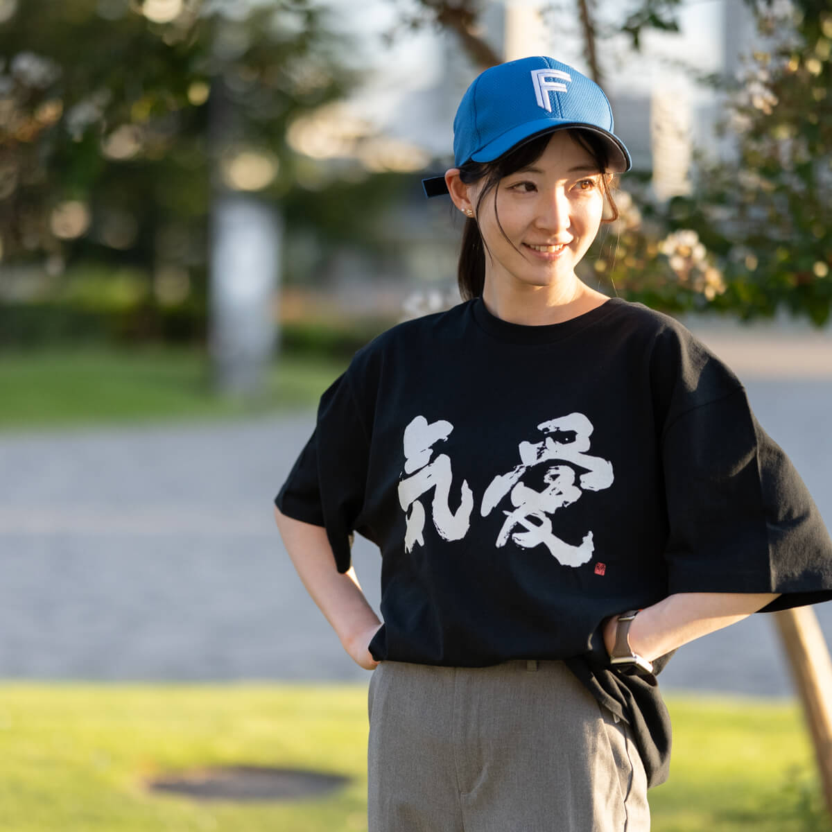 BIG BOSS新庄剛志監督×中山秀征書き下ろし「気愛」Tシャツ ブラック