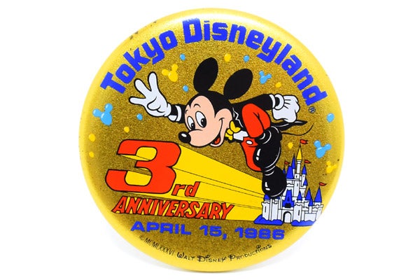東京ディズニーリゾート(ランド＆シー)のアニバーサリー缶バッチ各種