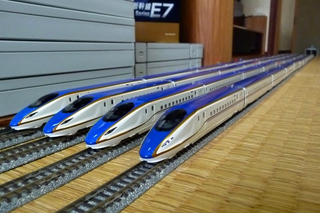 TOMIX 限定品JR E7系上越新幹線(朱鷺色)セット入線♪ | Bullet Train