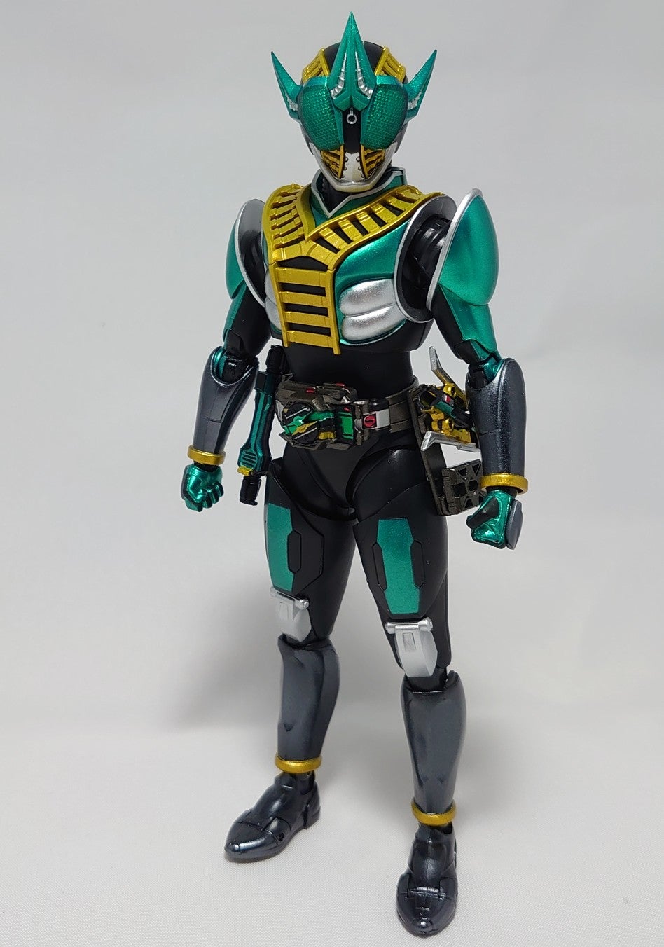 S.H.Figuarts（真骨彫製法） 仮面ライダーゼロノス アルタイルフォーム