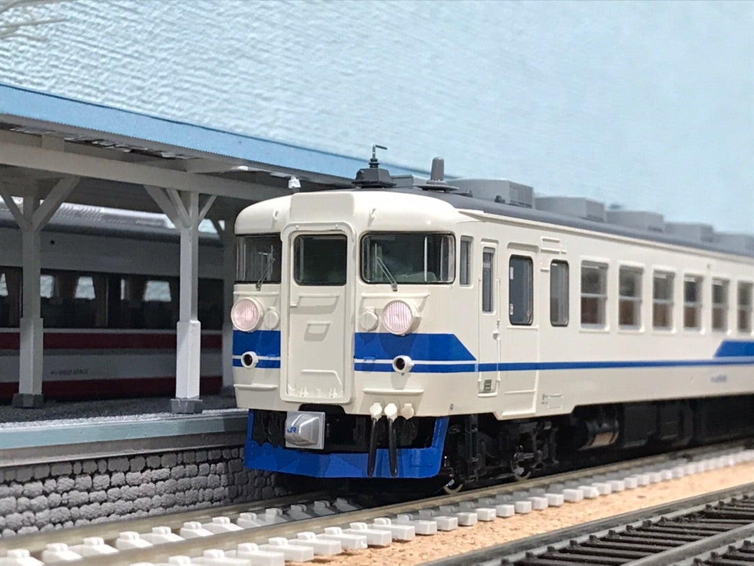 HO(16番）TOMIX475系(北陸本線・新塗装)をA26編成タイプに仕立てる