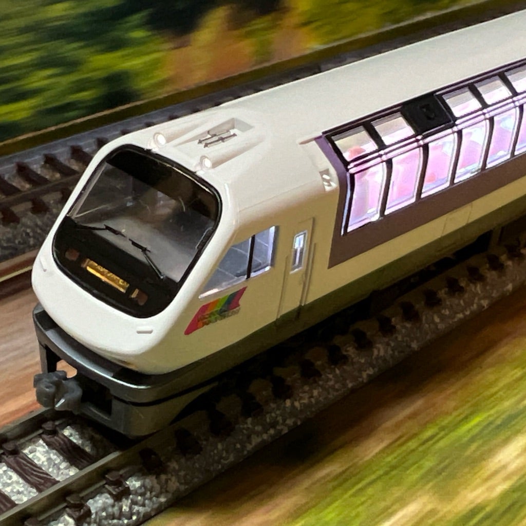 マイクロエース「ノースレインボーエクスプレス」に薄型室内灯を