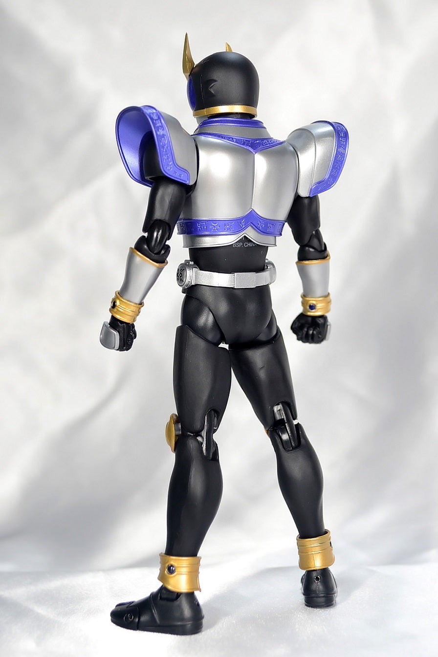 S.H.Figuarts(真骨彫製法) 仮面ライダークウガ タイタンフォーム
