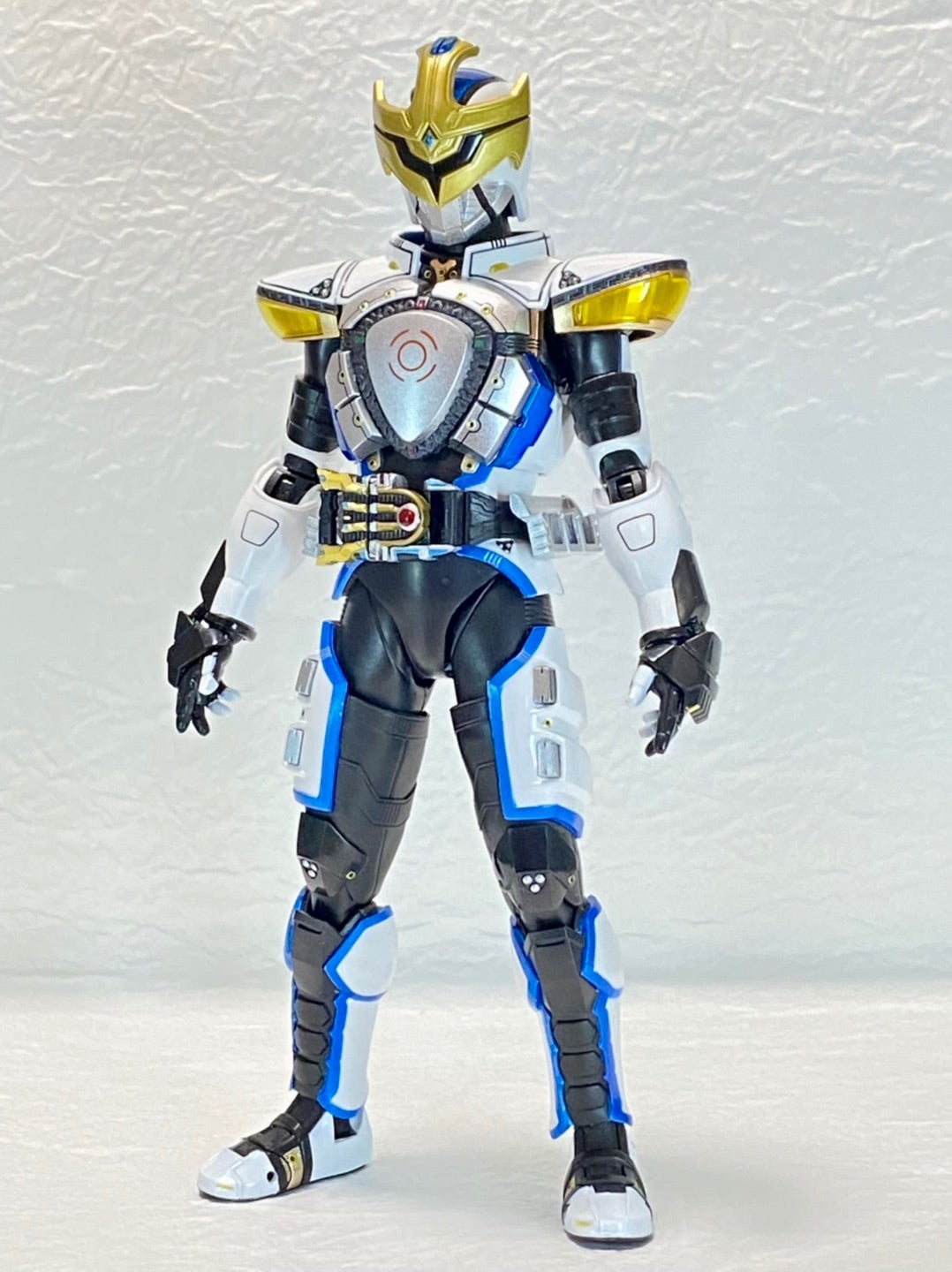 真骨彫製法S.H.Figuarts 仮面ライダーイクサ レビュー 音也編 | 散歩