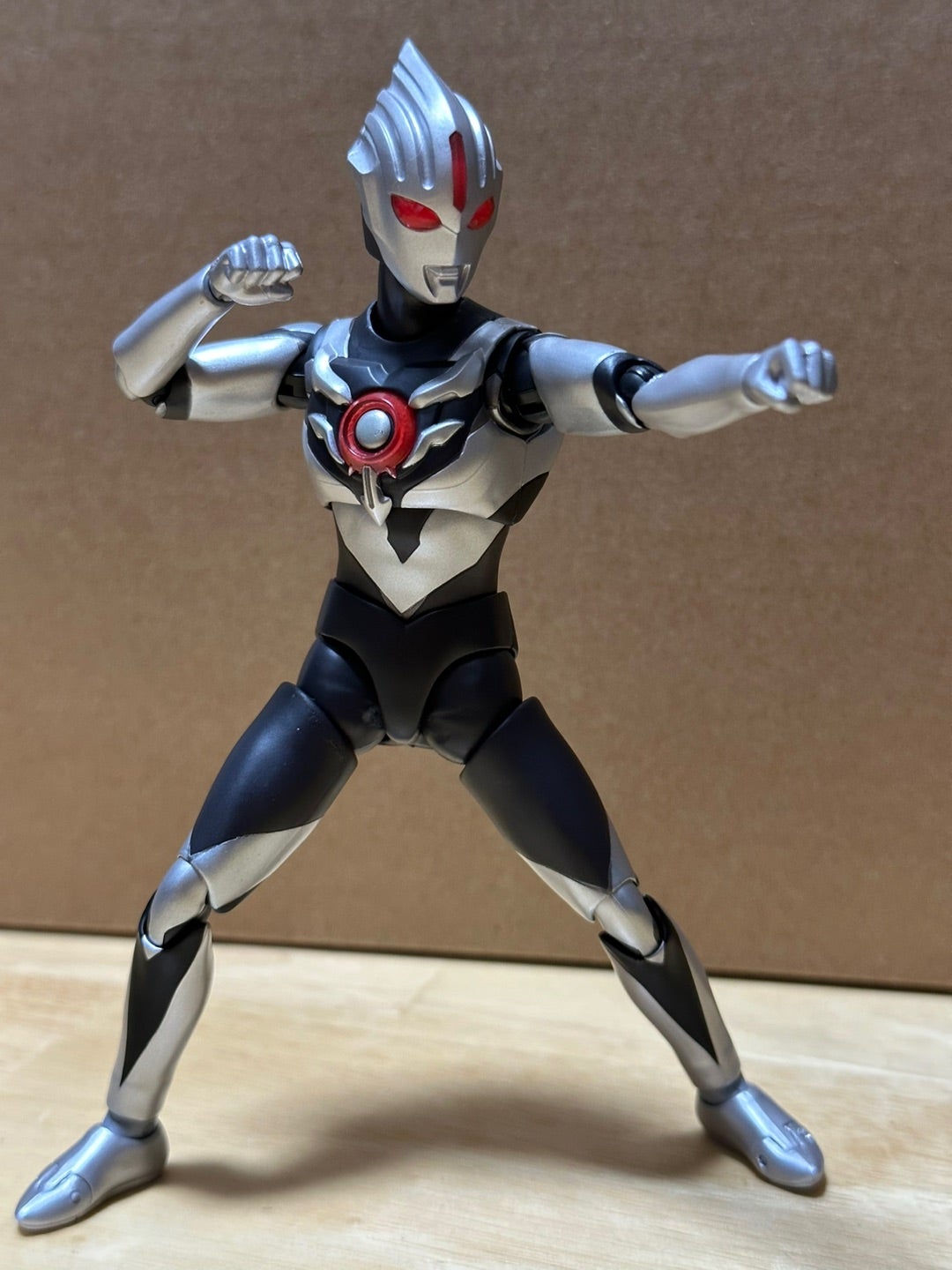S.H.フィギュアーツ ウルトラマンオーブ ダーク | 怪獣玩具に魅せられて