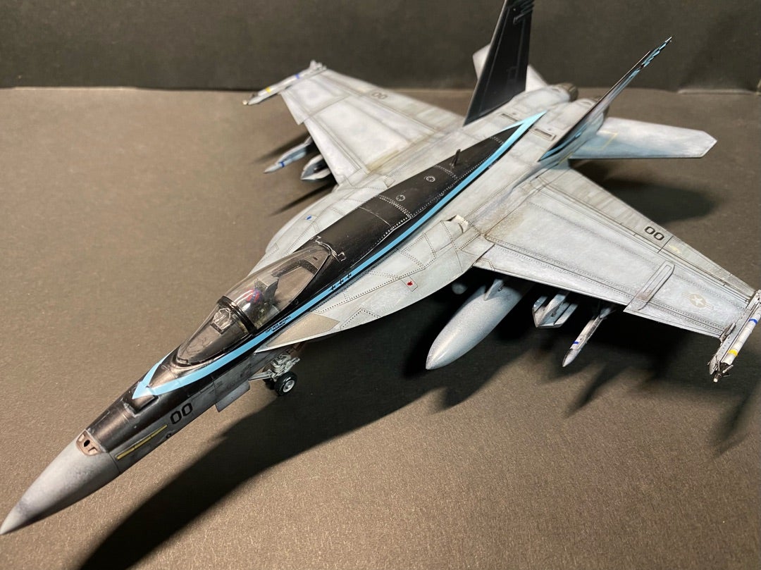ハセガワ 1/72 FA18E スーパーホーネット TOP GUN マーベリック機 完成