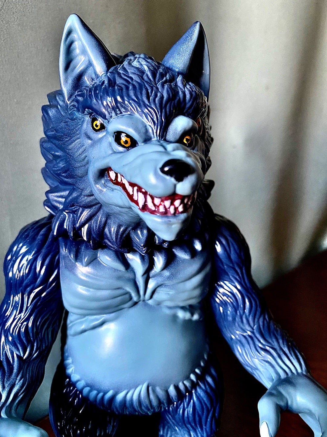 週末はソフビ塗装〜PATHFINDER VINYL TOYS 四ツ眼オオカミ「怪獣