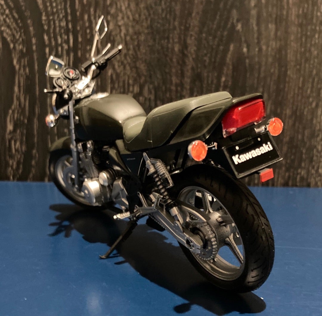 アオシマ1/12「カワサキ ZR400C ゼファー'89」完成 | たけざくのプラモ