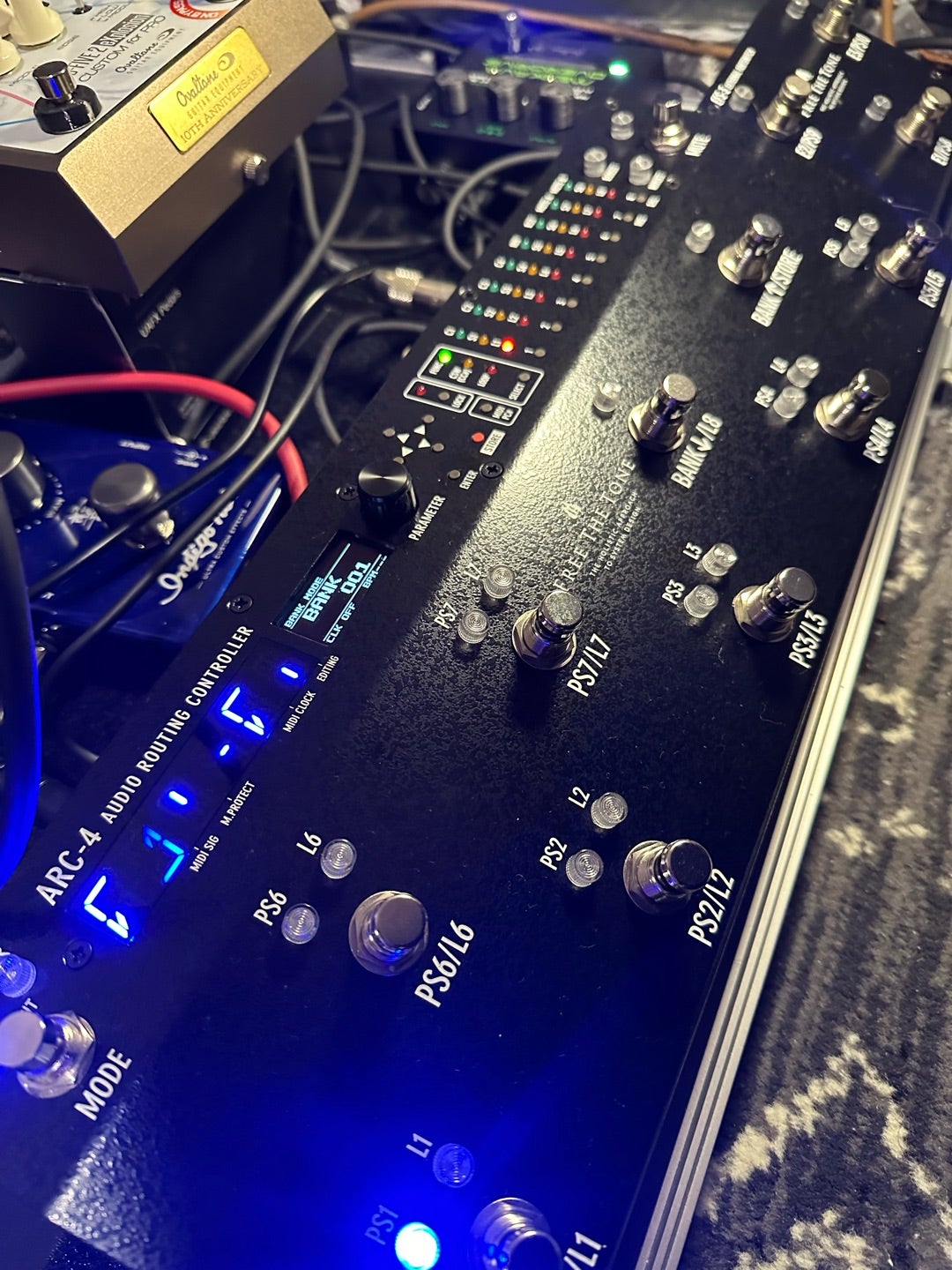 スイッチャーはF.T.T.のARC-4。 | ヒズミマガルの殿様商売。 Re:2
