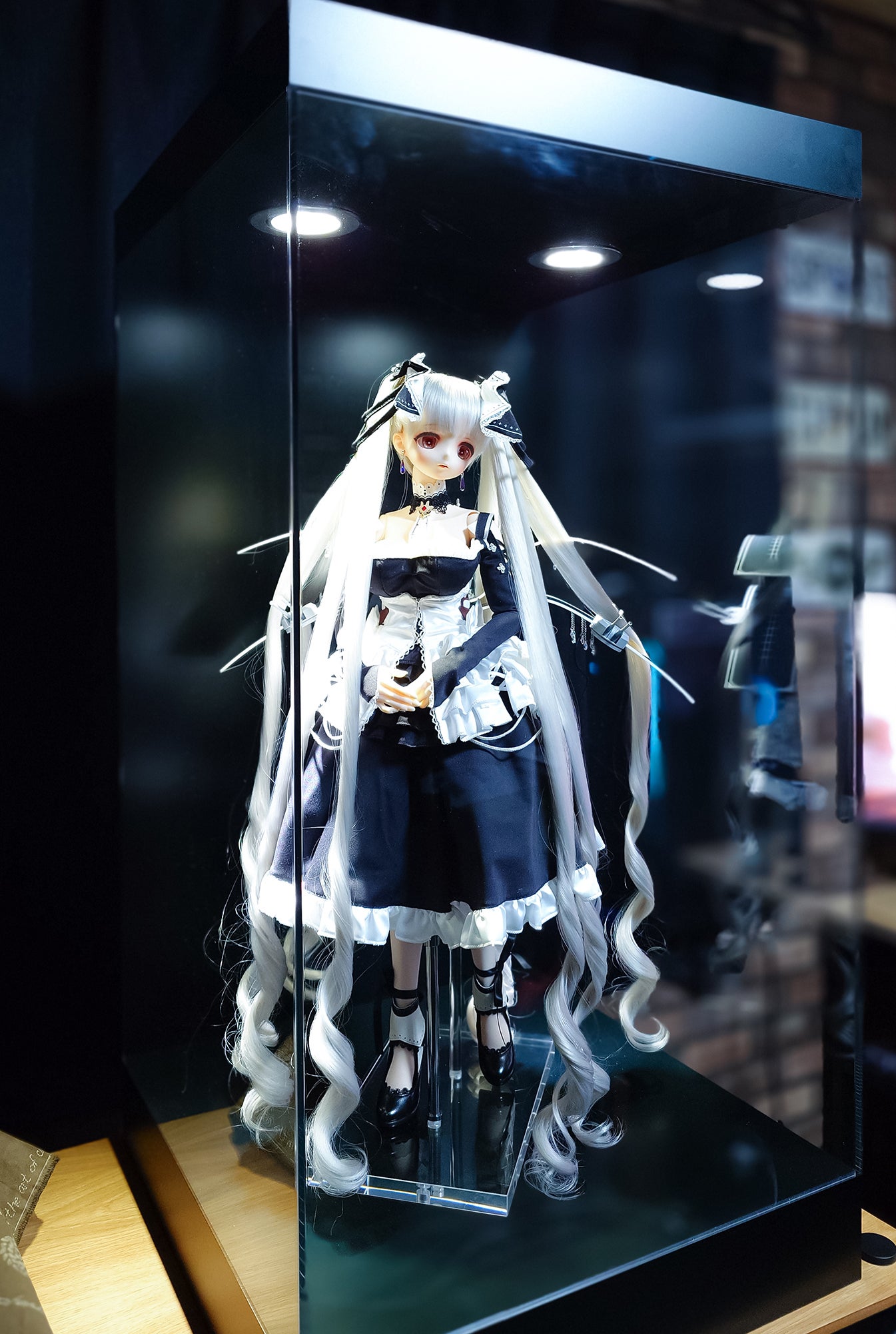 ショーケースラボ 「1/3キャストドール展示用フルオーダーケース」製作