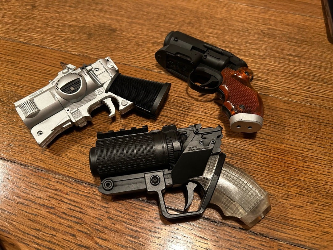 センスが光る、ブレードランナーのブラスターの各種モデル | 映画復元