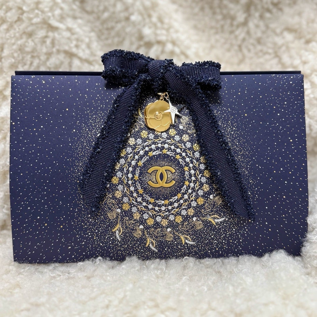 CHANEL】2025限定ノベルティシャネルラッピング！ホリデーチャーム付き