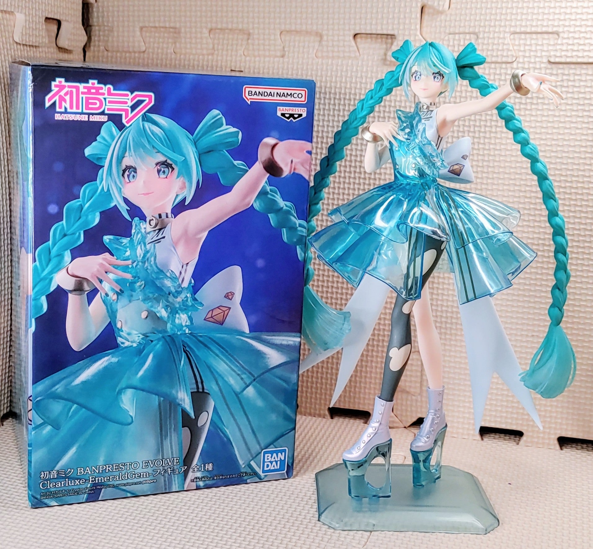 フィギュアレビュー】初音ミク BPEV Clearluxe-EmeraldGem-フィギュア