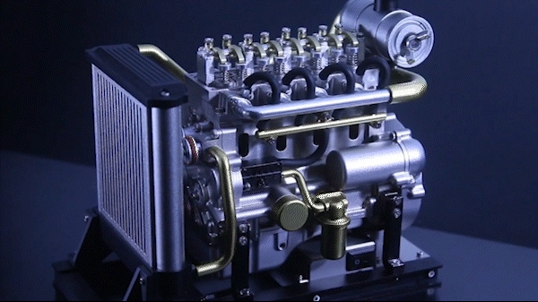 モーターでリアルに駆動！細部までリアルに拘ったディーゼルエンジン