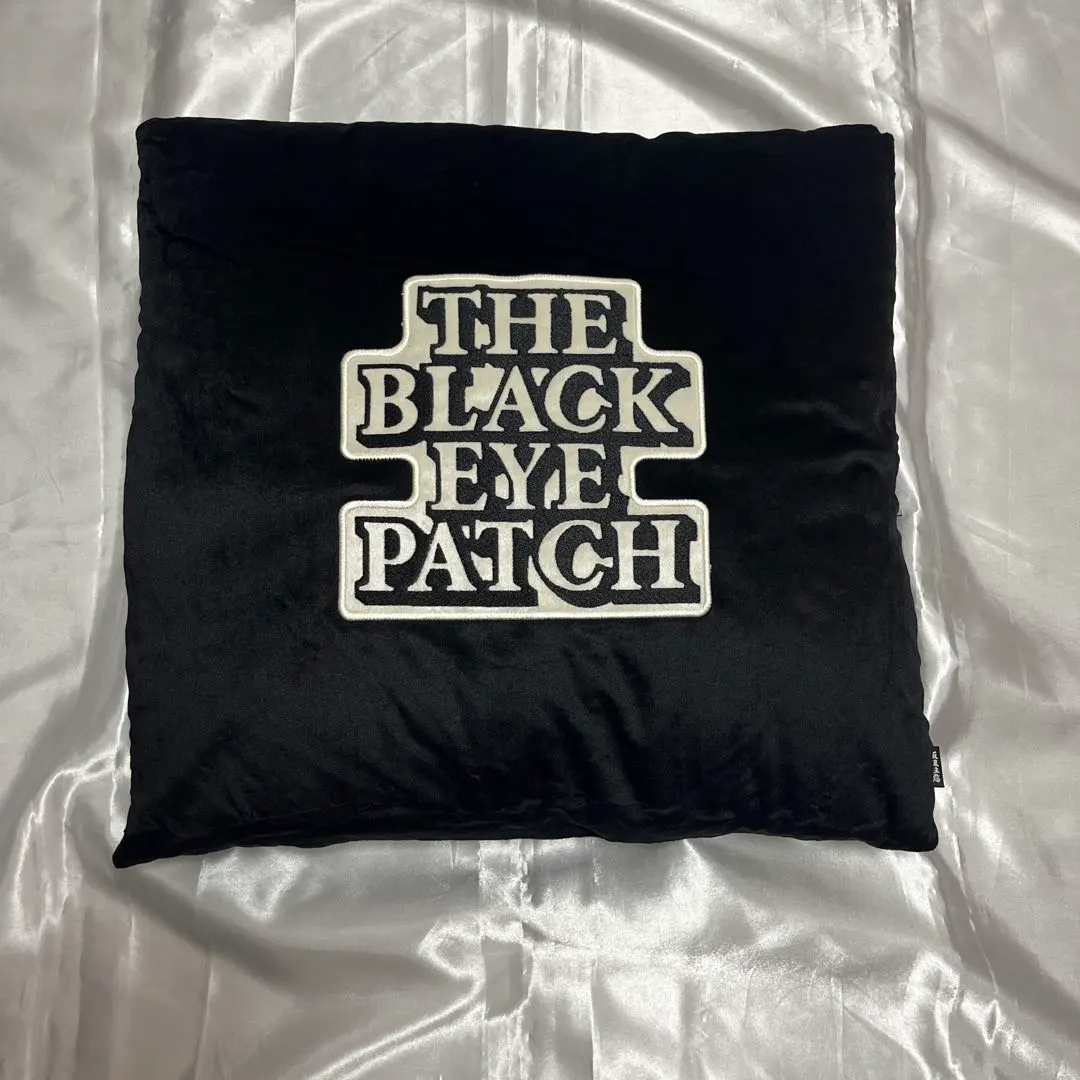 2026年最新】black eye patch クッションの人気アイテム - メルカリ