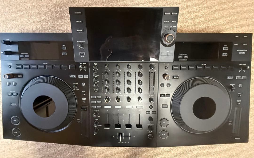 OPUS-QUAD DJコントローラー