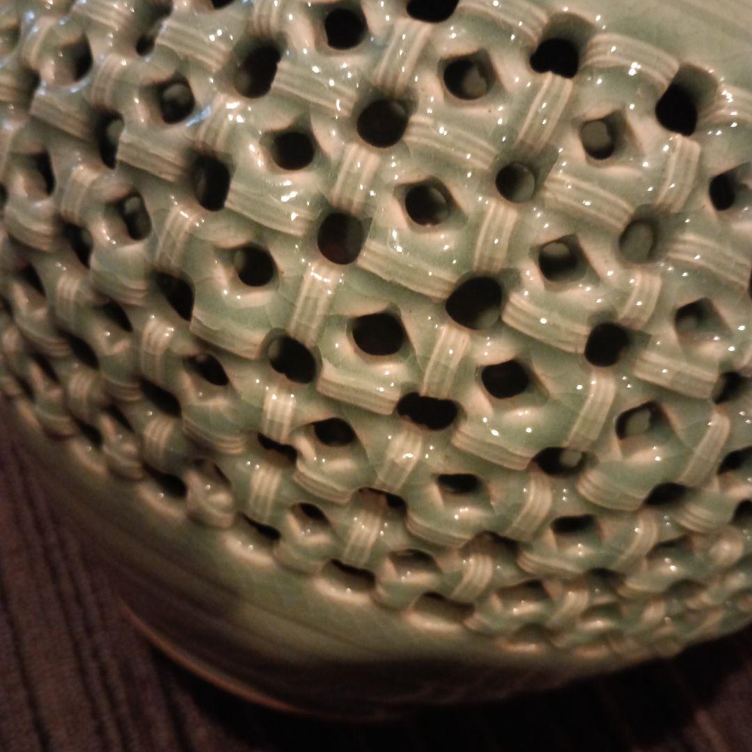 高麗青磁 海泉 鶴雲文様 飛鶴 透かし彫り 花瓶 花器 - メルカリ