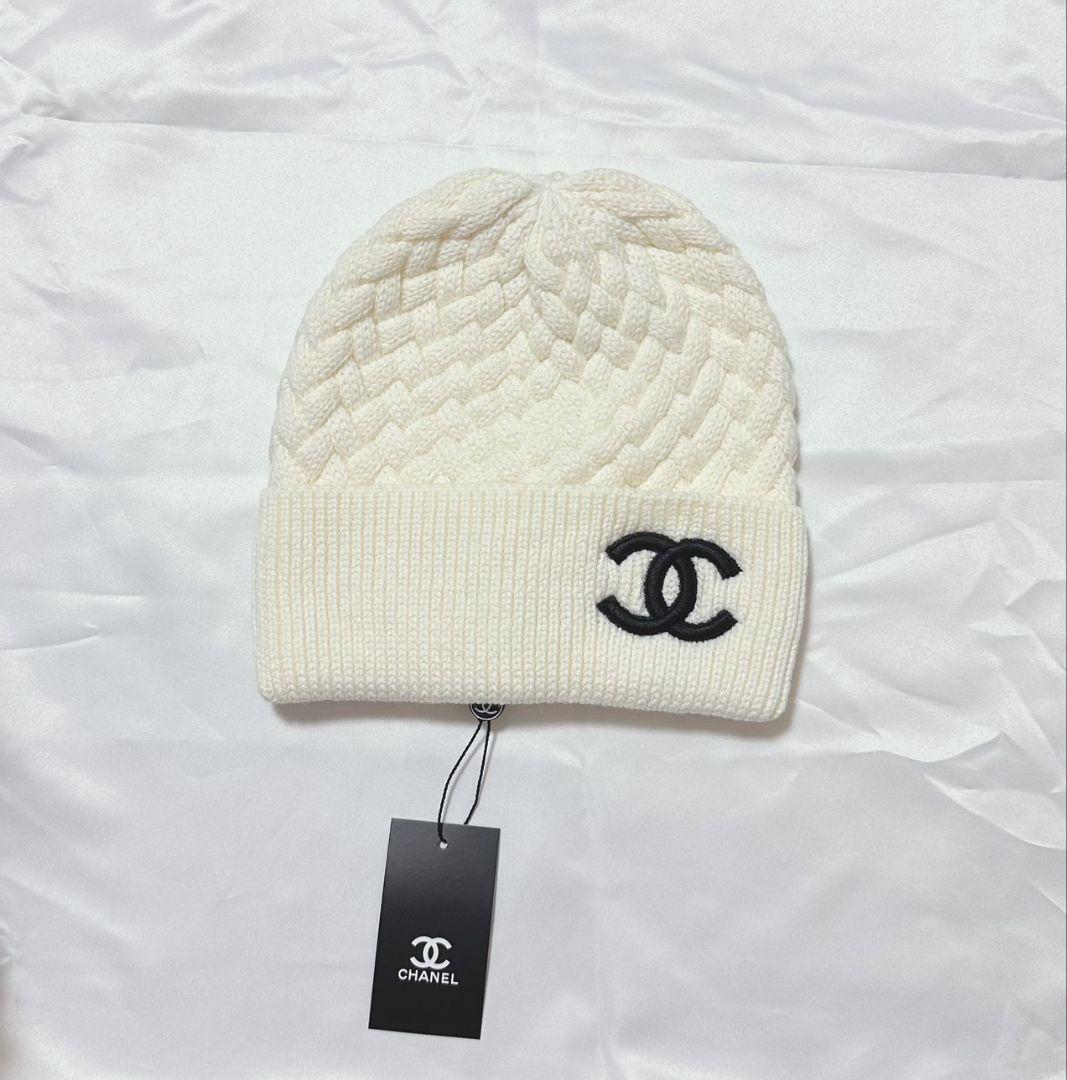 CHANEL ニットビーニー ホワイト新品タグ付 新作CHANEL☆入手困難シャネルニット帽 ココマーク直営1点 (CHANEL