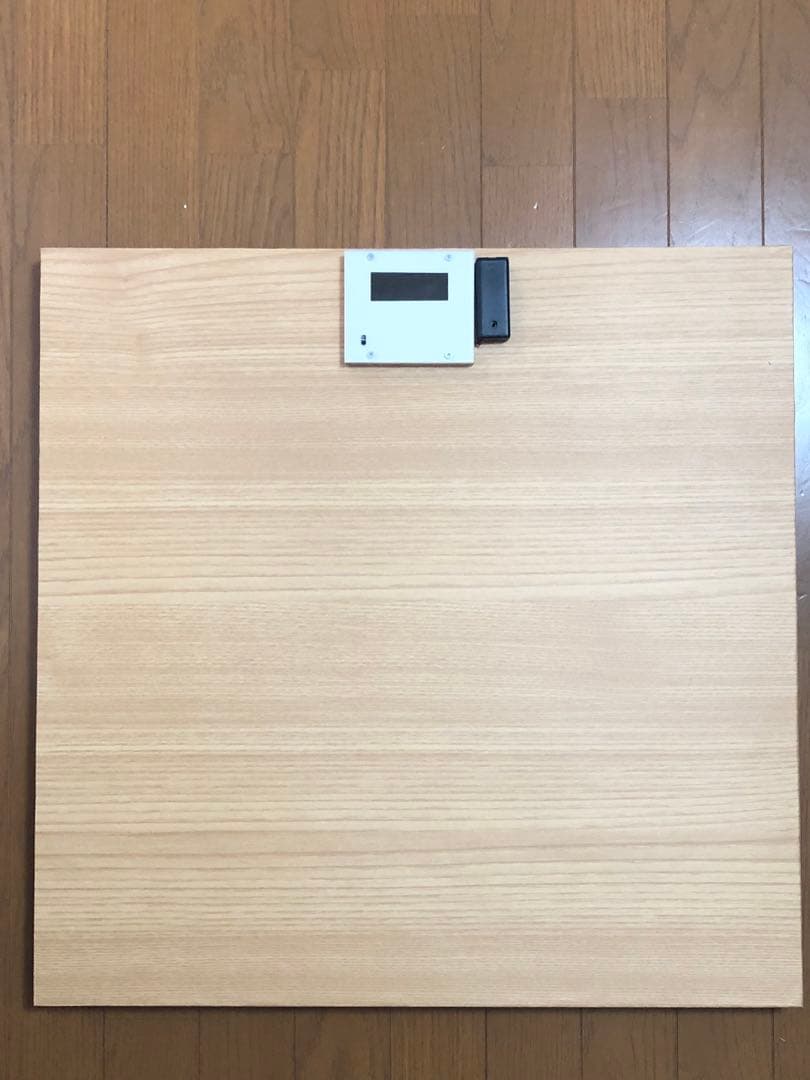 車椅子のまま測れる！木製デジタル体重計