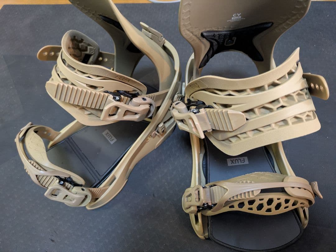 FLUX CV 24-25 Mサイズ カーキ