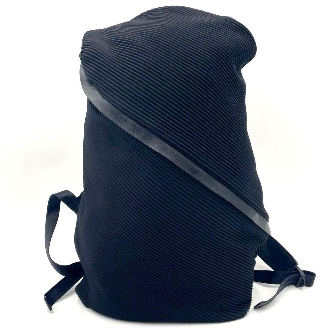 ✨美品✨プリーツプリーズ プリーツ リュック イッセイミヤケ レザー ブラック 極美品✨プリーツプリーズ イッセイミヤケ リュック ブラック 希少