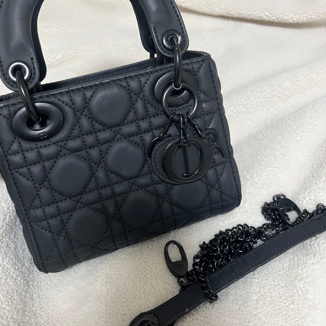 ブラック キルティング ハンドバッグ lz70512.jpg