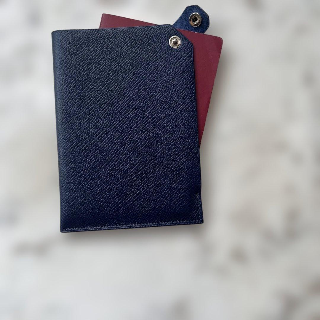 エルメス HERMESネイビー レザー パスポートケース 型押し 直営店購入