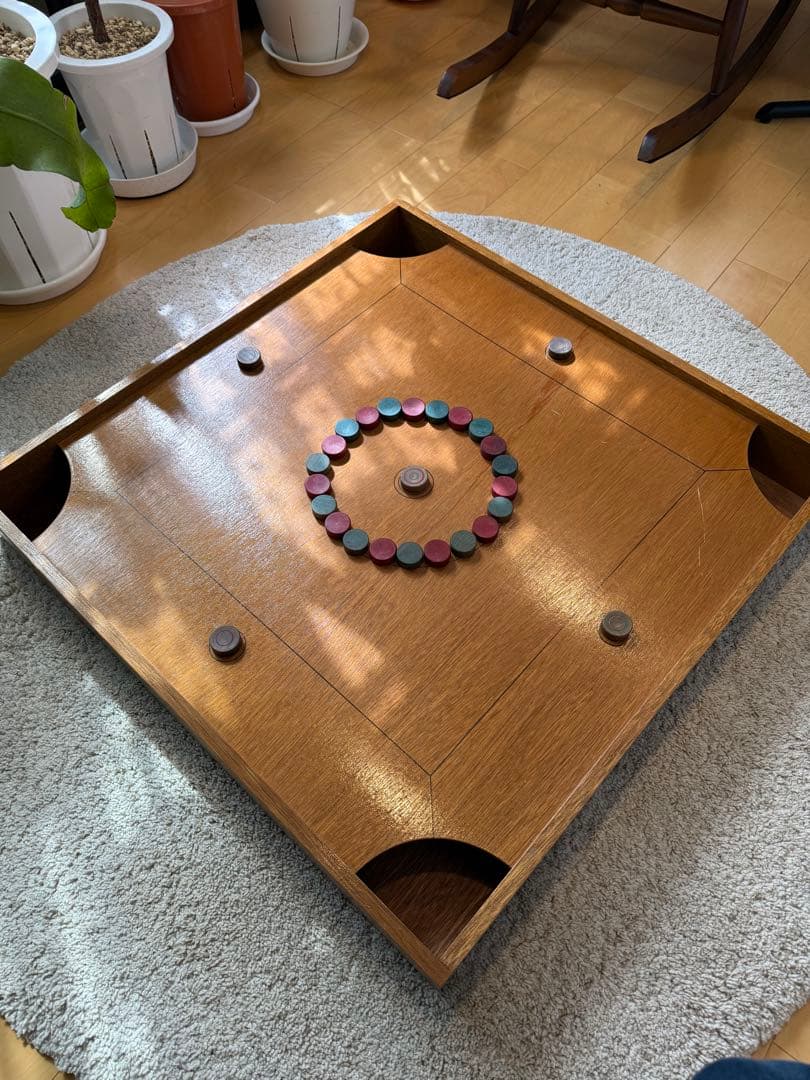 カロム　彦根カロム　ボードゲーム　ビリヤード