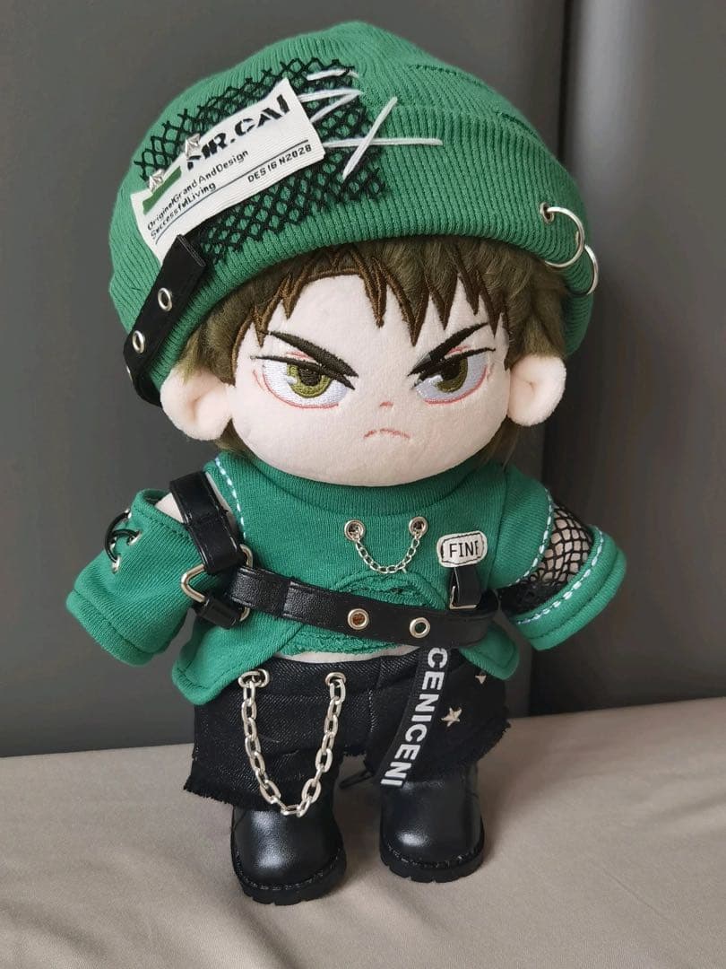 ☆ぬいぐるみ服20cm 着せ替え ぬい服 ぬい活 パンク系 ミドリ ロック