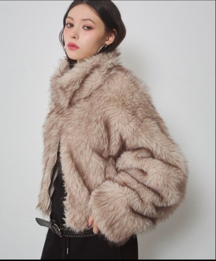 【新品未使用タグ付】ENVYM アンビー　フェイクファー ショートジャケット