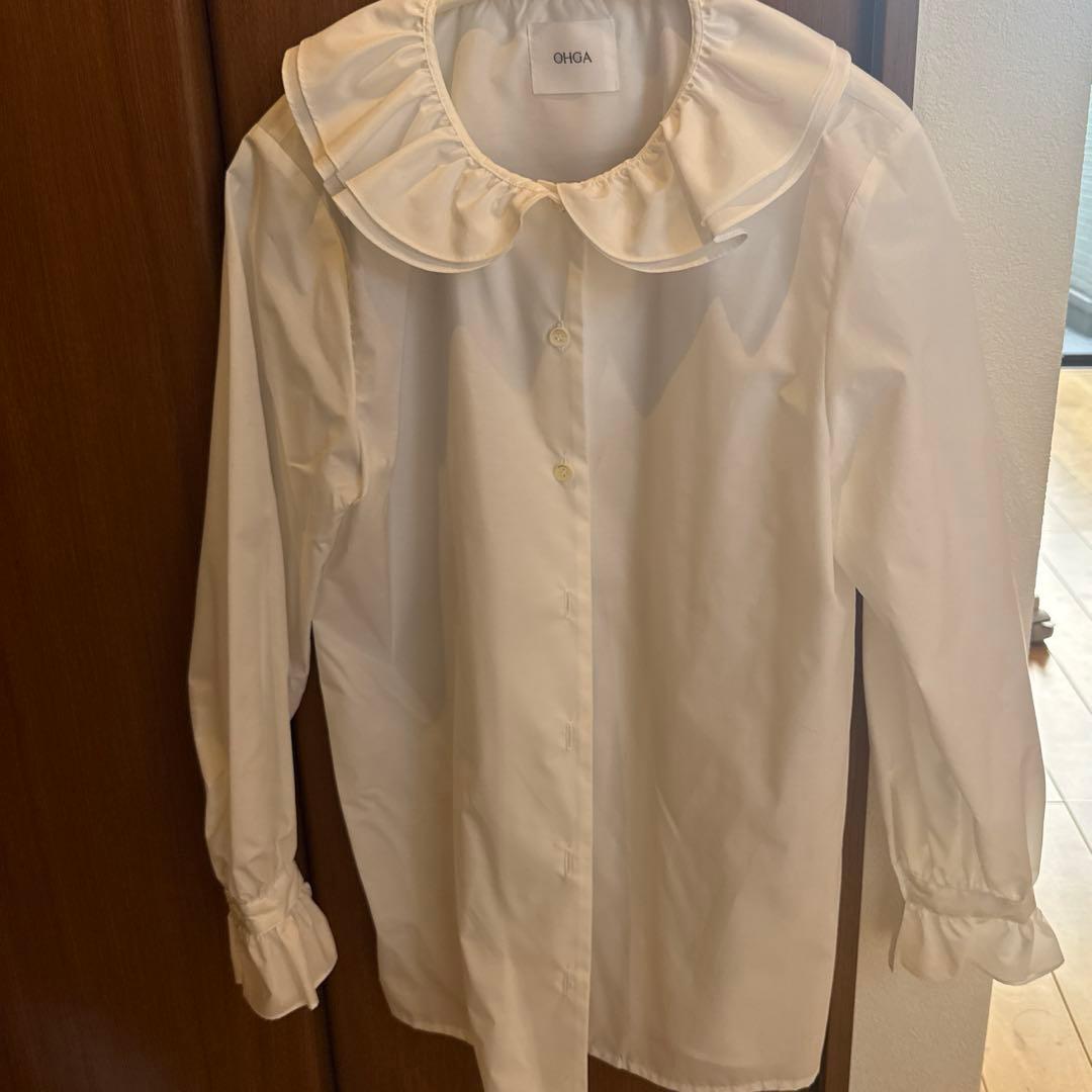 OHGA フリルカラーブラウス　ホワイト