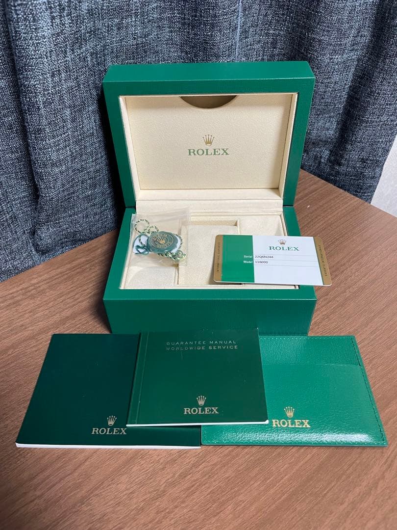 【極美品】ROLEX 箱　ギャランティカード等付属品有