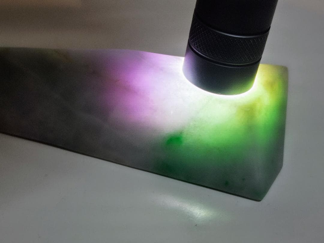 高透過・ラベ 125g 翡翠 ヒスイ 鑑賞石 原石 自然石 誕生石 鉱物 鉱石