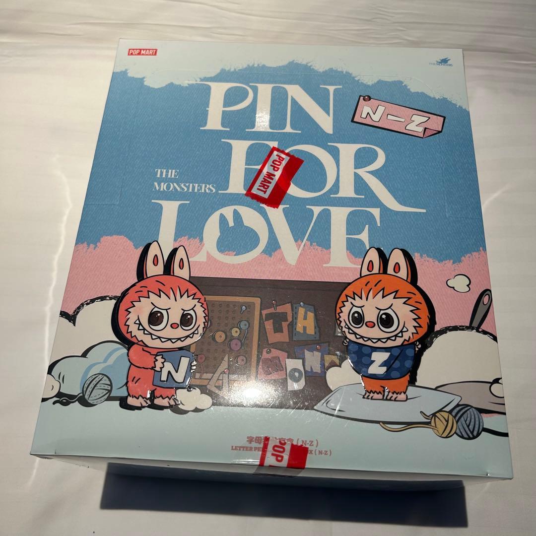 ラブブ PIN FOR LOVE イニシャル アルファベット シュリンク付き