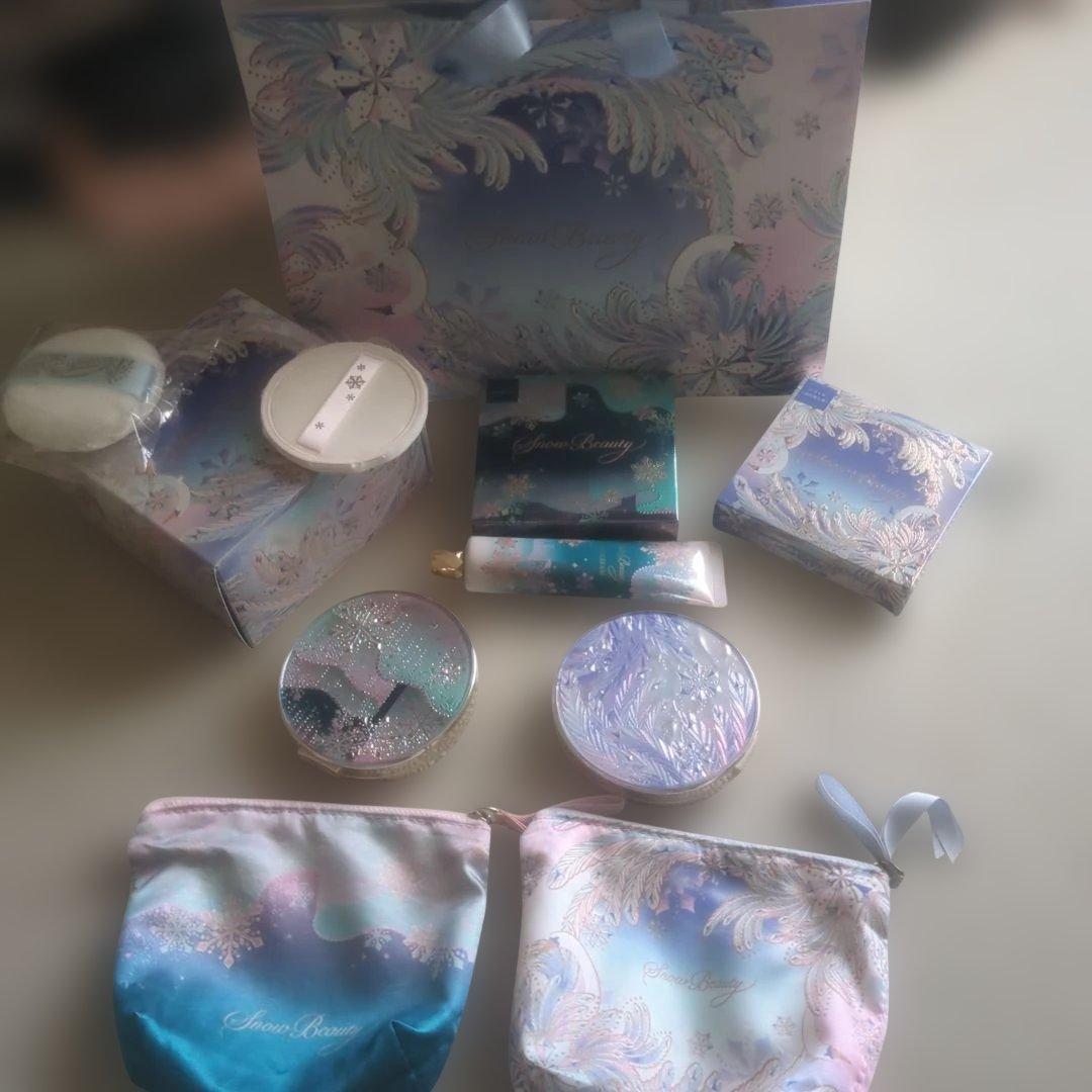 スノービューティー2024＆2025 本体＋ハンドクリーム＋パフ＋ショッパー＋箱