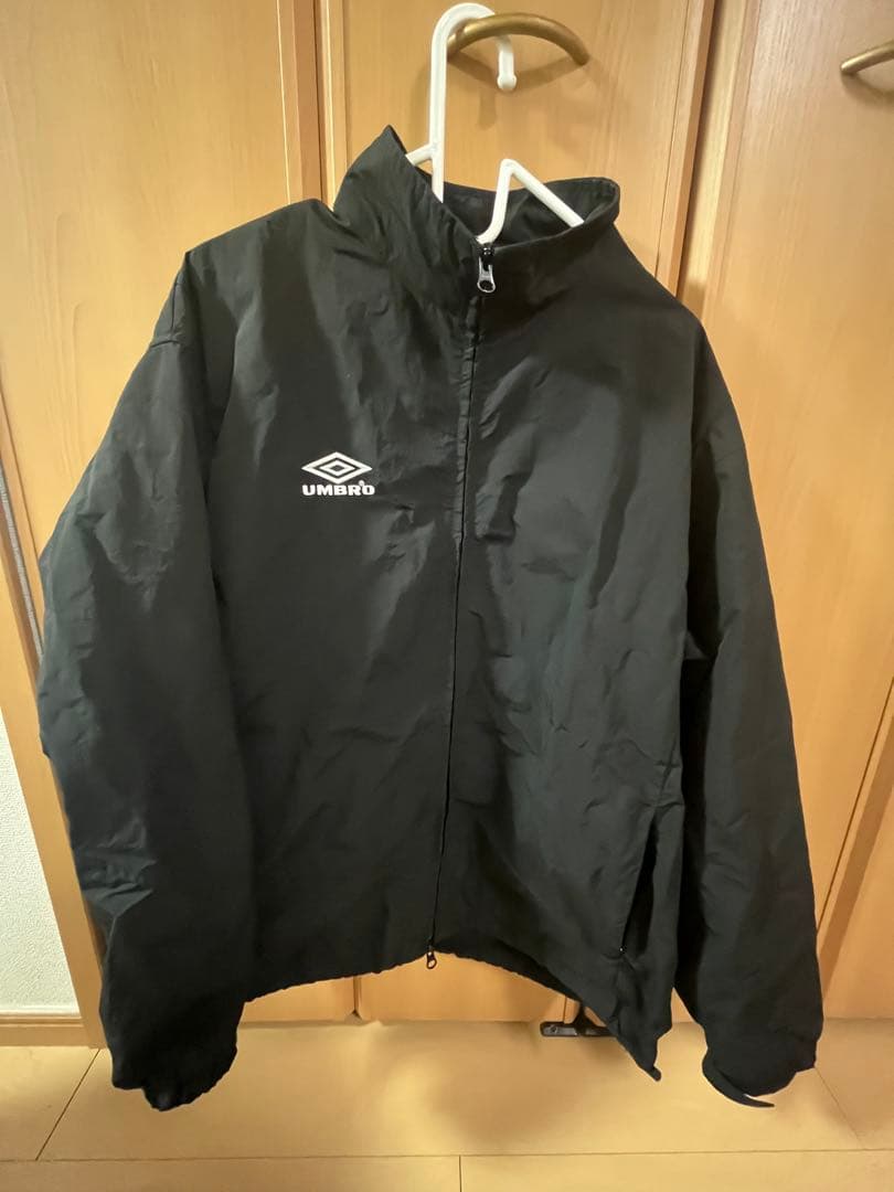UMBRO ブラック ナイロンジャケット