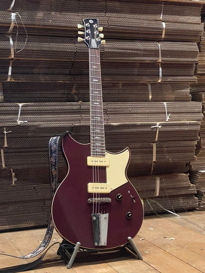 ギター YAMAHA REVSTAR RSS02T