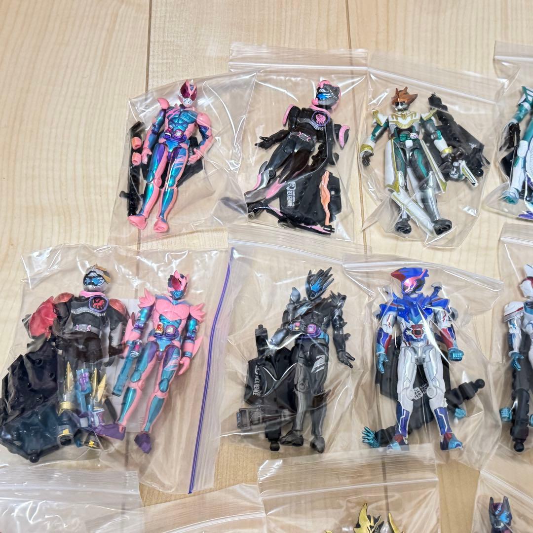 仮面ライダーリバイス 装動セット まとめ売り バラ売り不可 食玩