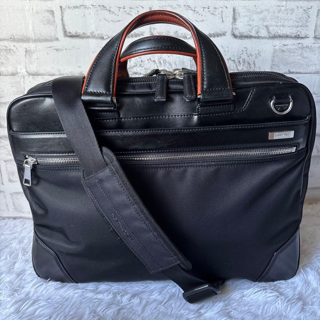 サムソナイト　ビジネスバッグ「エピッド 3」シリーズのブリーフケースEXP