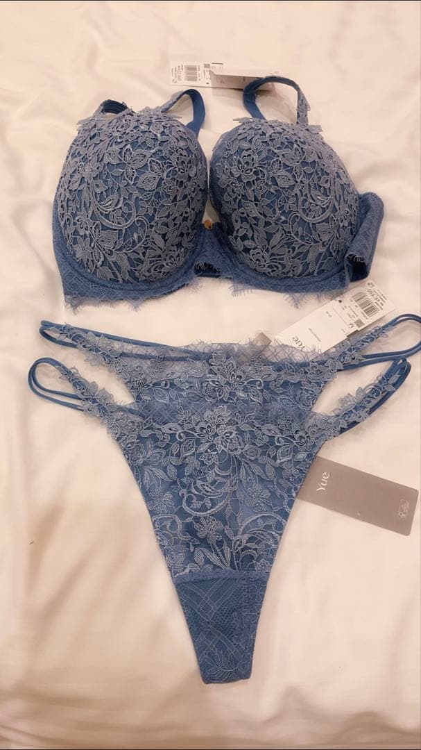 Wacoal / yue / 66g /ブラF75-TバックM